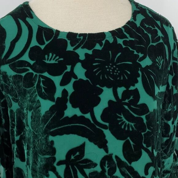 Silk Lore by Beth Terrell, velvet kelly green top. small, Oversized. - Picture 2 of 5